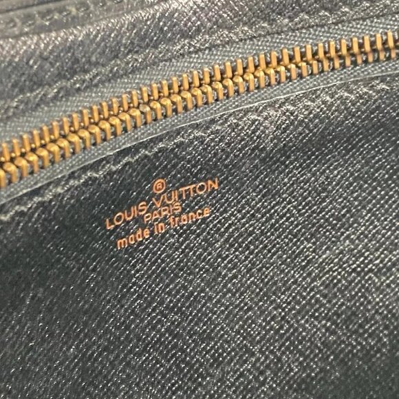 LOUIS VUITTON  Epi Montaigne23 Bag Pouch Clutch - Picture 16 of 16